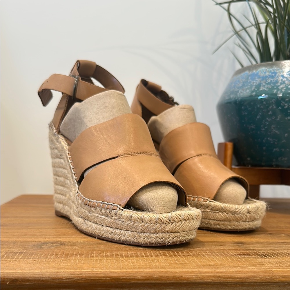 Treasure & Bond Tan Espadrille Wedge 7.5